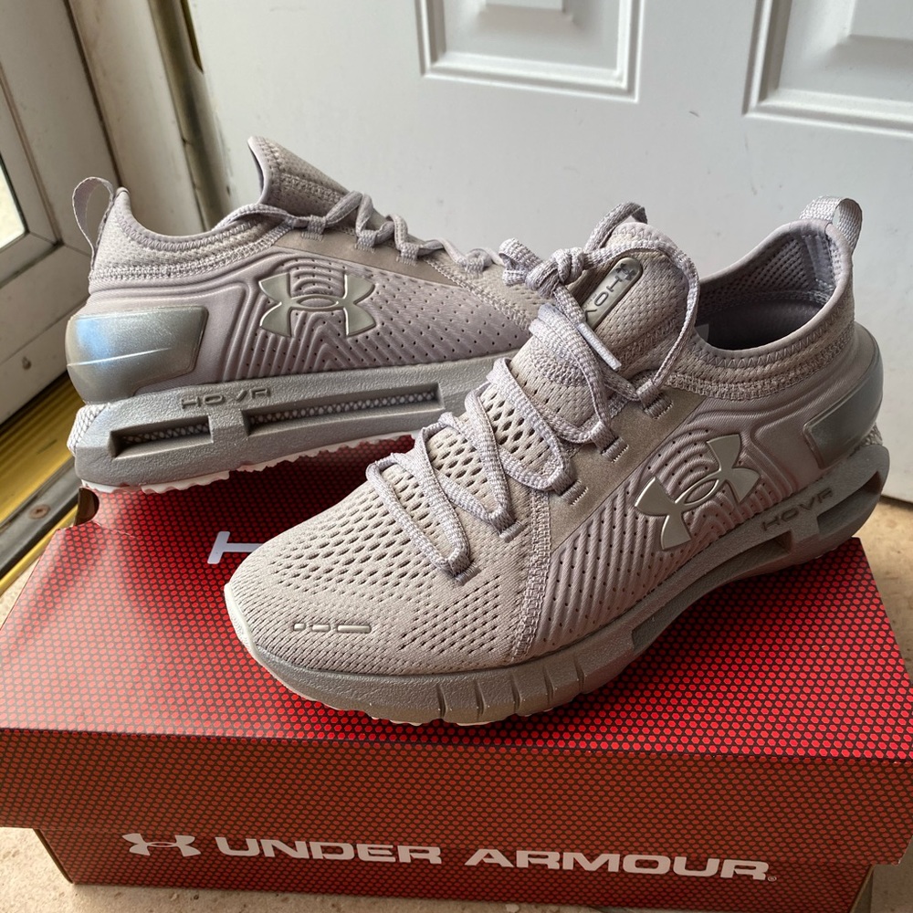 Brand New in box under armour Hovr Phantom connect
